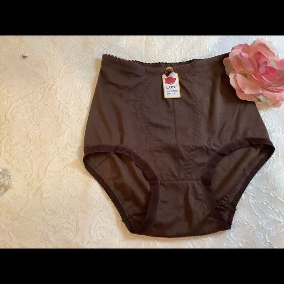 Lacy assorted embroidery design print panties L - Picture 7 of 9